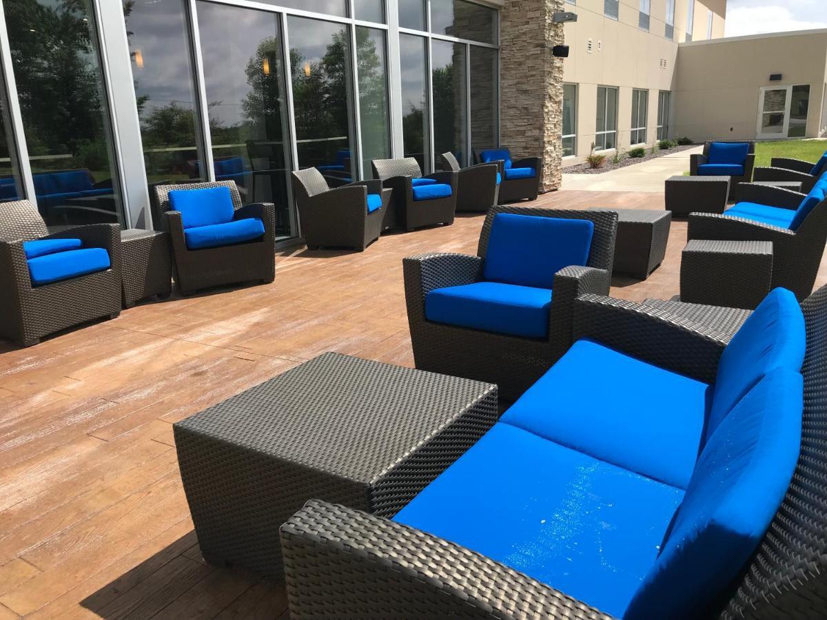 Holiday Inn Express & Suites - Hannibal - Medical Center Extérieur photo
